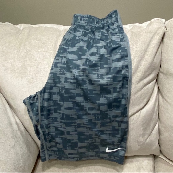 Bottom dollar mark down Men’s Nike shorts dry fit size small - Picture 2 of 5